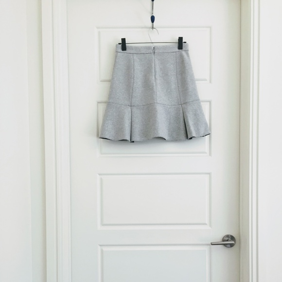 Madewell Bonded Ruffle Mini Skirt in Light Gray, 2 - Picture 3 of 7